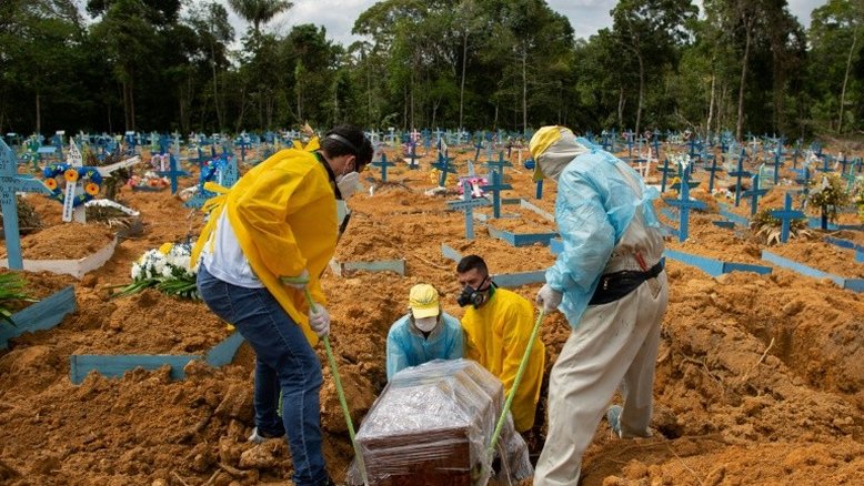 Brasil tem início de 2021 sombrio com mais de 200 mil mortos pela covid-19