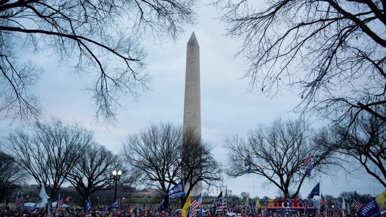 Milhares de partidários de Trump se reúnem em Washington