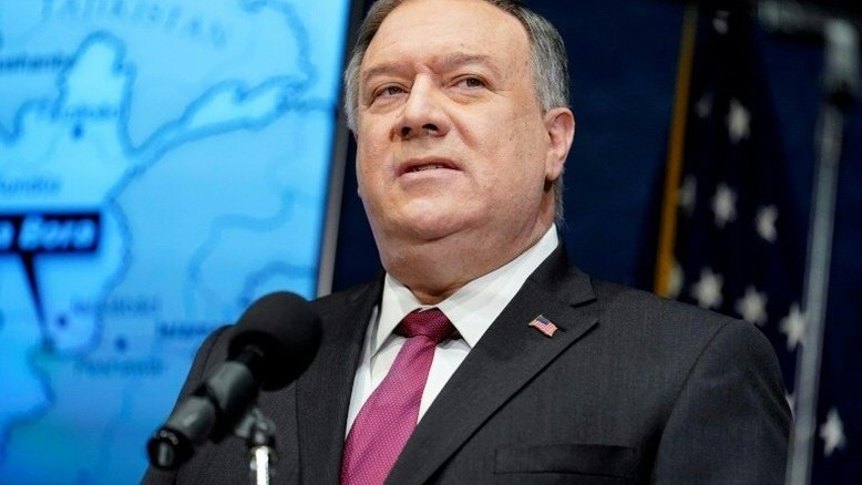 China compara Pompeo a 'ridículo' louva-a-deus