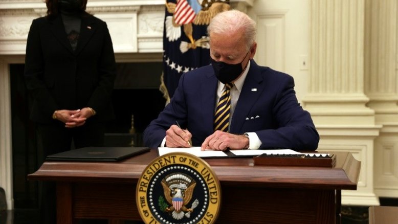 Biden estima que covid-19 deixará 'mais de 600.000 mortos' nos EUA