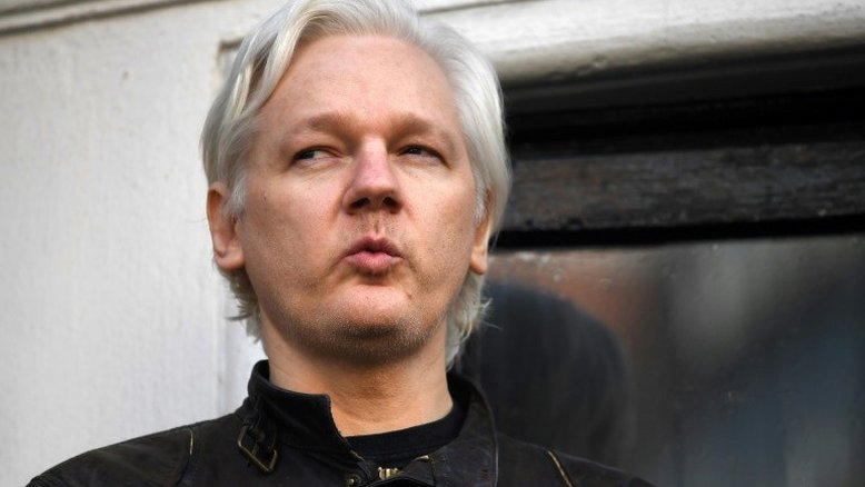 Advogados de Assange pedem liberdade sob fiança em Londres