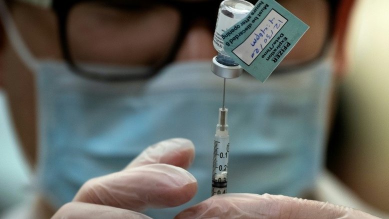 EUA não vão reter vacinas para administrar segunda dose
