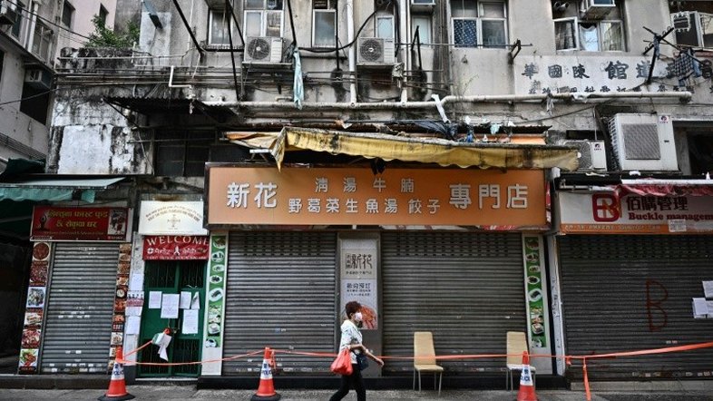 Milhares de habitantes confinados em um bairro de Hong Kong afetado pelo coronavírus