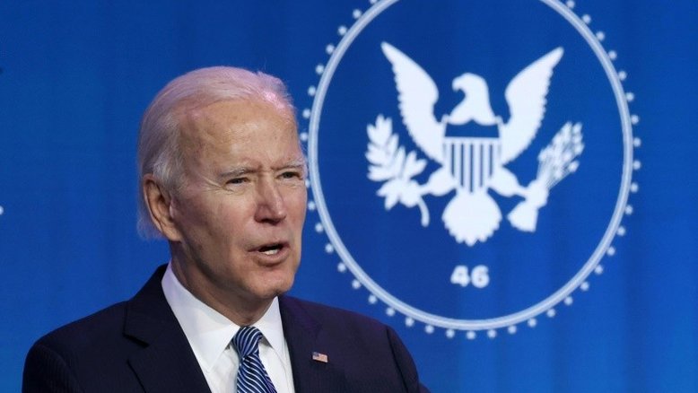 Biden condena Trump enquanto ganham força pedidos de impeachment