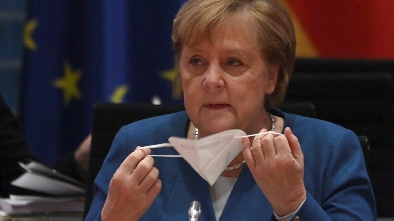 'Furiosa', Merkel culpa Trump por confrontos em Washington