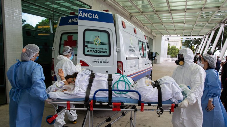 Sem vacinas da Índia, governo decide usar avião para entrega de oxigênio no AM