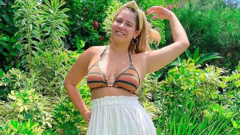 Marília Mendonça compartilha foto de mãe imitando Fiuk e imagem viraliza