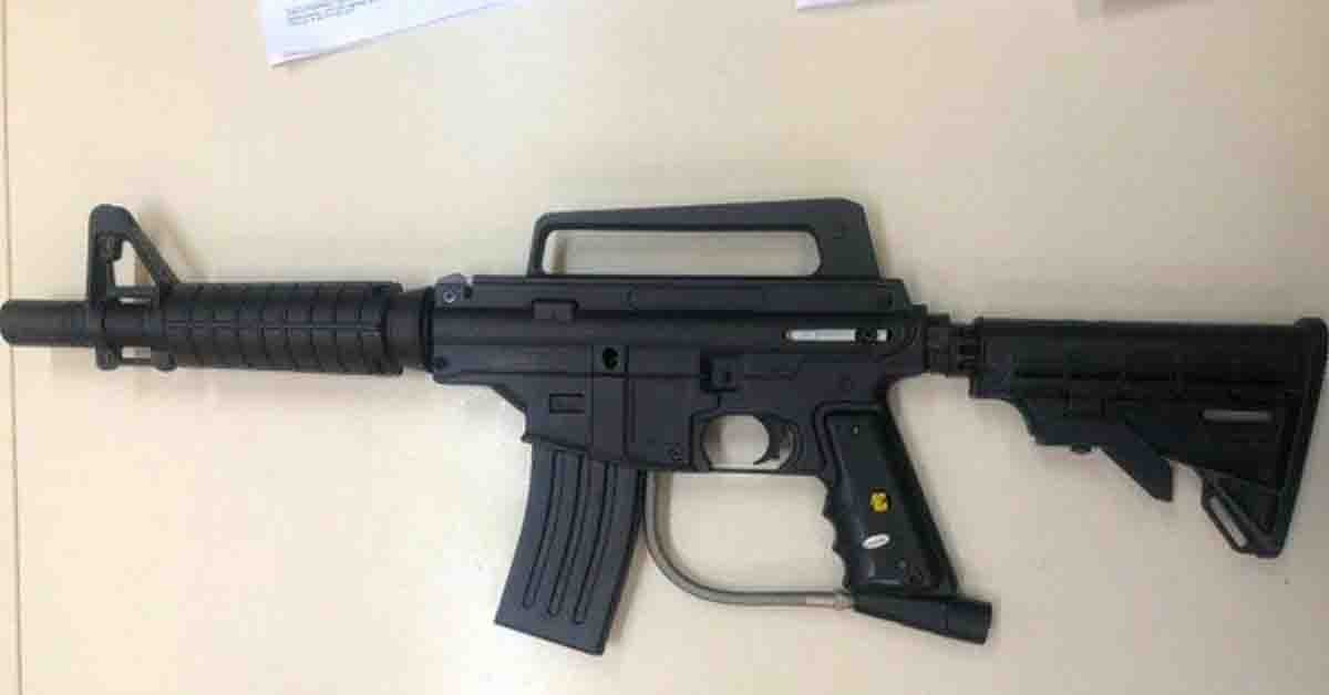 Após denúncia de Duda Reis, polícia encontra arma de paintball na casa de Nego do Borel 4 Após denúncia de Duda Reis, polícia encontra arma de paintball na casa de Nego do Borel