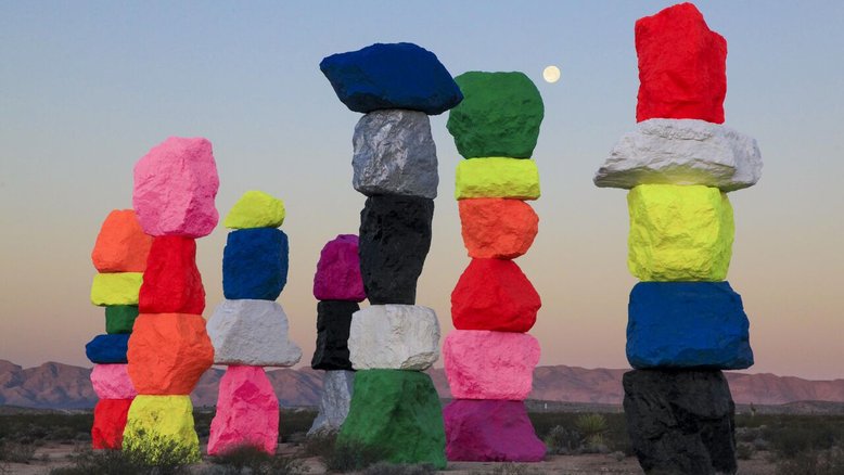 Ugo Rondinone: Esculturas coloridas que agradam pessoas de todas as idades
