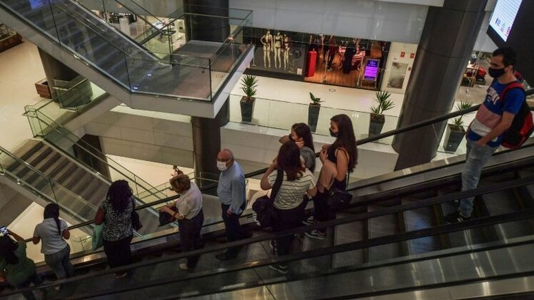 Rio permite lotação máxima em shoppings, atrações culturais e de lazer