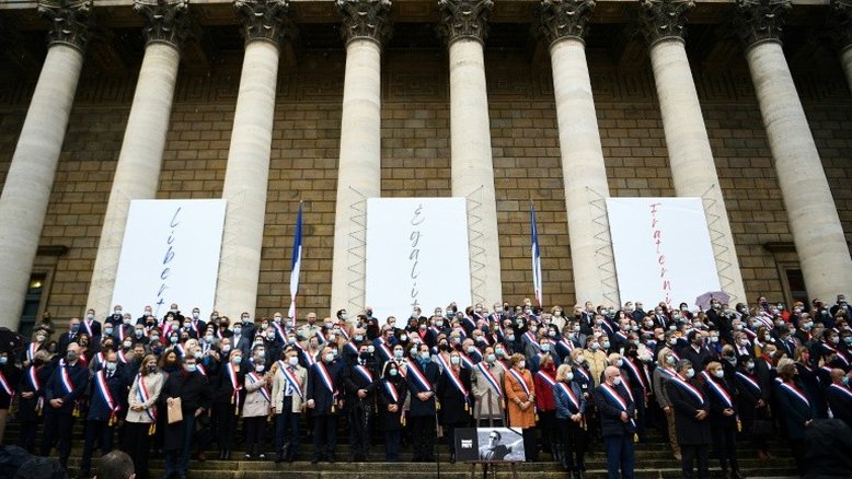 Deputados franceses começam a debater projeto de lei contra o islamismo radical