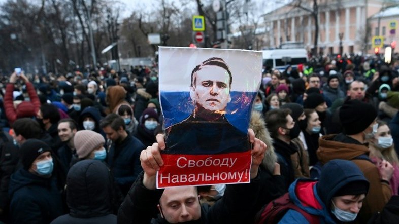 Rússia endurece leis contra manifestantes e plataformas digitais
