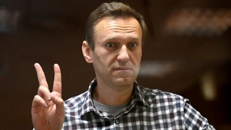 Navalny deixa de ser um "prisioneiro de consciência" para Anistia Internacional