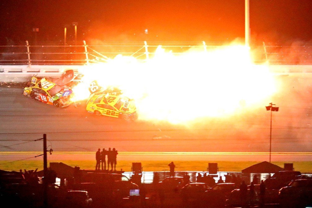 Acidente impressionante na Nascar não deixa nenhum piloto ferido; veja o vídeo 2 Acidente impressionante na Nascar não deixa nenhum piloto ferido; veja o vídeo