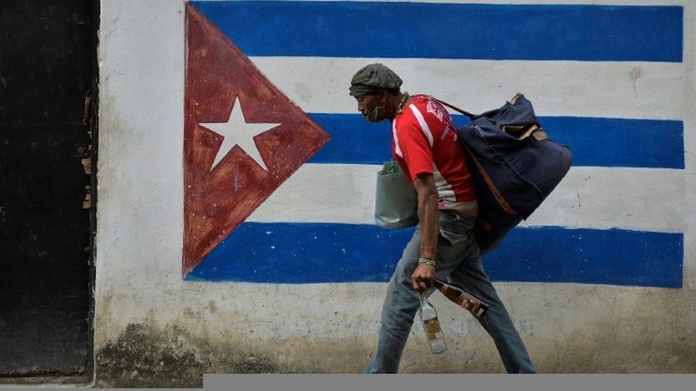 Saúde, imprensa e educação permanecerão vetadas ao setor privado em Cuba