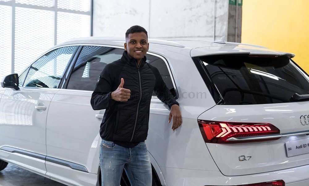 Elenco do Real Madrid é presenteado com carros de luxo por patrocinadora; confira