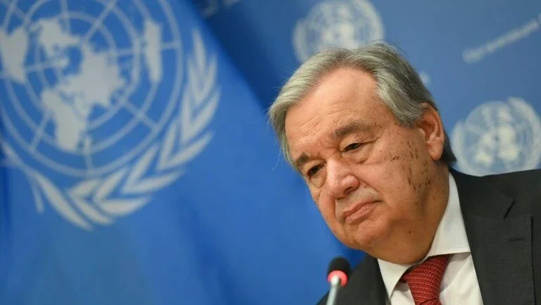 Chefe da ONU pede pressão para que golpe no Mianmar fracasse