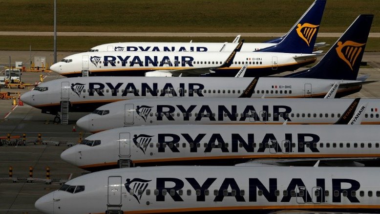 Reino Unido proíbe propaganda enganosa da Ryanair sobre vacinas e viagens