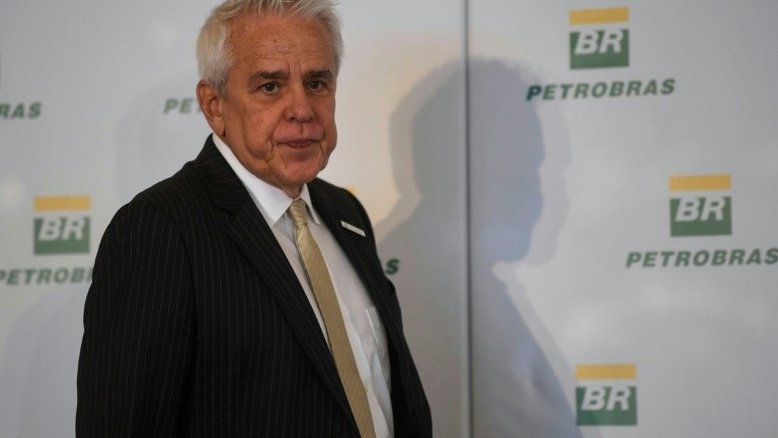 Camiseta do presidente da Petrobras causa alvoroço na internet brasileira
