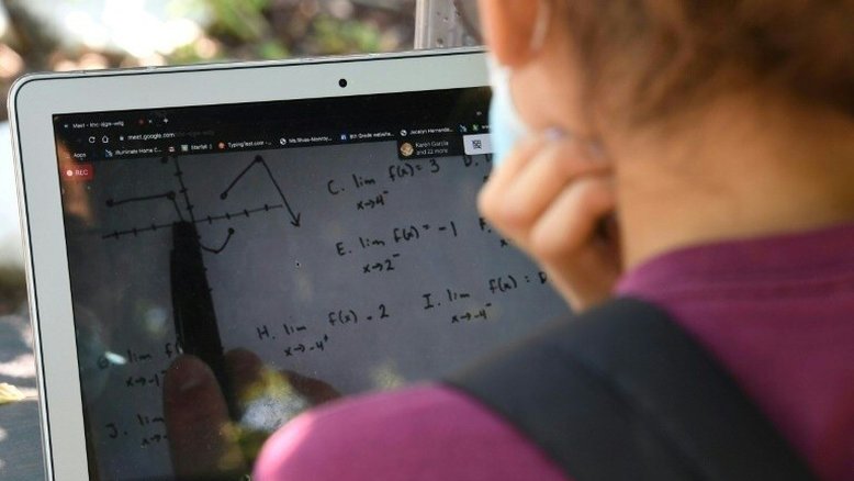 Educação em casa dispara nos EUA enquanto a pandemia fecha escolas