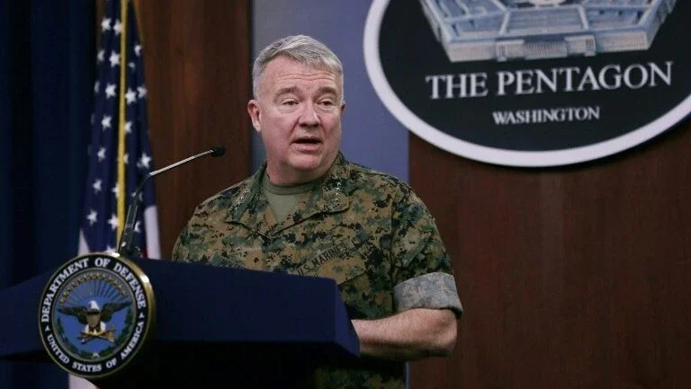 General americano em Omã faz advertência com o Irã na mira