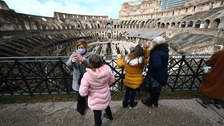Itália alivia restrições anticovid com reabertura dos museus e do Coliseu