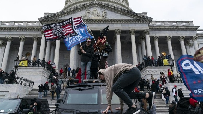 Após absolvição de Trump, os republicanos enfrentam "batalha pela alma do partido"