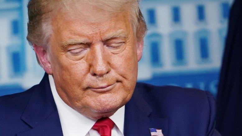 Trump é acusado de 'traição' sem precedentes em documentos de processo de impeachment