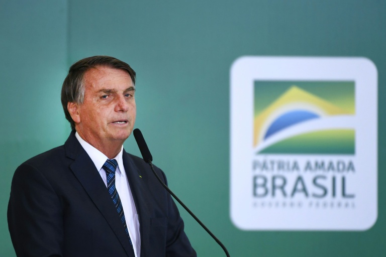 Bolsonaro se queixa de medidas restritivas e diz: 'Para a mídia, o vírus sou eu'