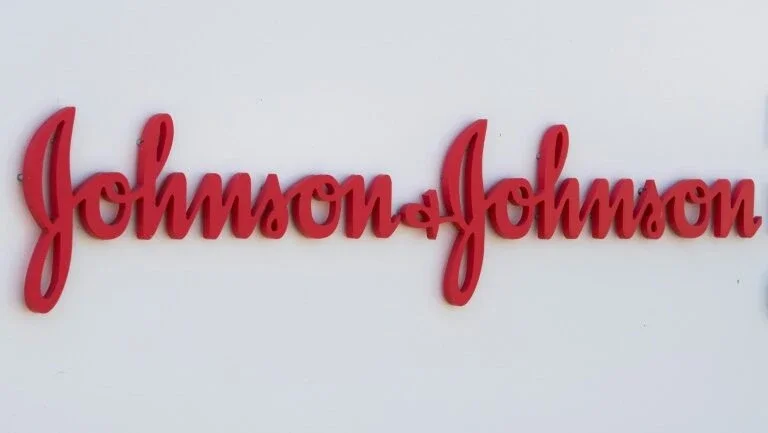 Quatro países europeus preocupados com a produção da vacina Johnson & Johnson fora da UE