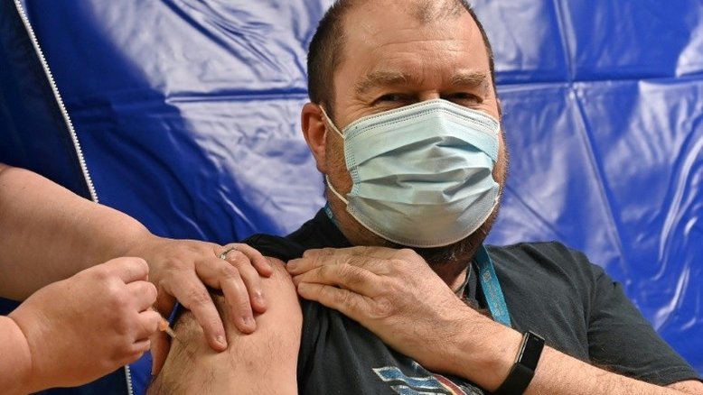 Críticas aos britânicos sobre vacinas podem se virar contra os europeus