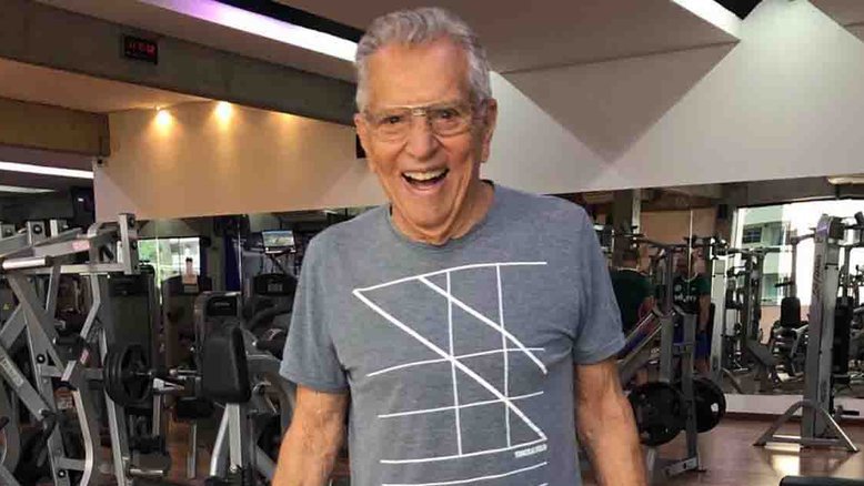 Carlos Alberto de Nóbrega é internado às pressas