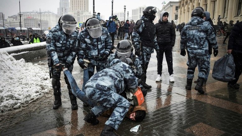 Personalidades europeias pedem sanções contra o 'regime de opressão' na Rússia