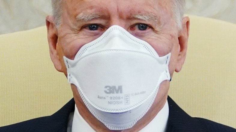 EUA distribuirá 25 milhões de máscaras contra a covid-19