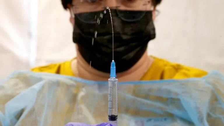 Vacina da Pfizer tem 94% de eficácia, diz estudo de Israel