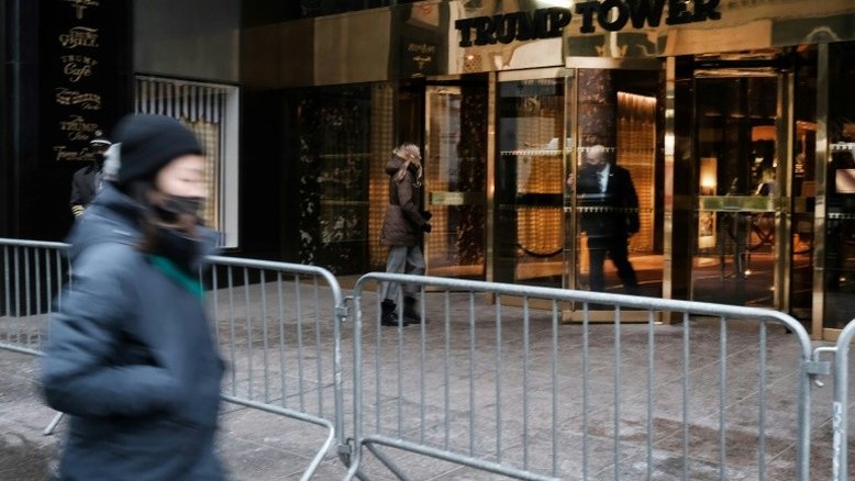 Polícia retira barreiras que protegiam Trump Tower em Nova York
