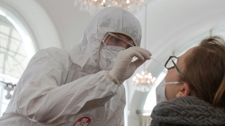 Áustria faz milhões de testes para evitar terceira onda de covid-19