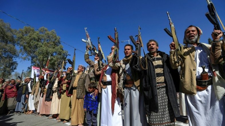 Rebeldes houthis cessarão ataques se coalizão interromper bombardeios