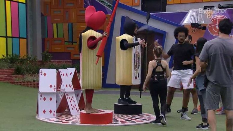 BBB21: Fiuk fuma durante castigo do monstro e é penalizado