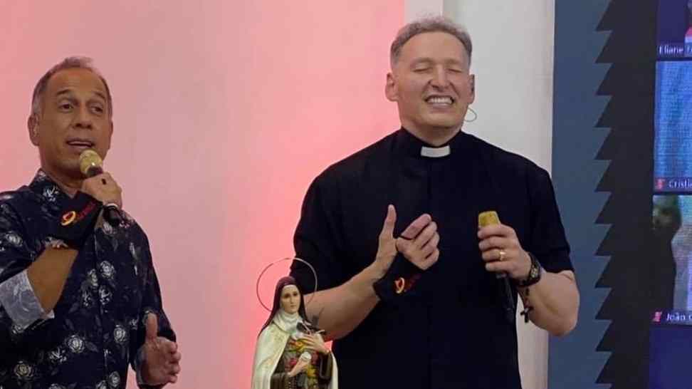 Padre Marcelo aparece musculoso e internautas brincam: 'Em busca do shape  sagrado' - ISTOÉ Independente