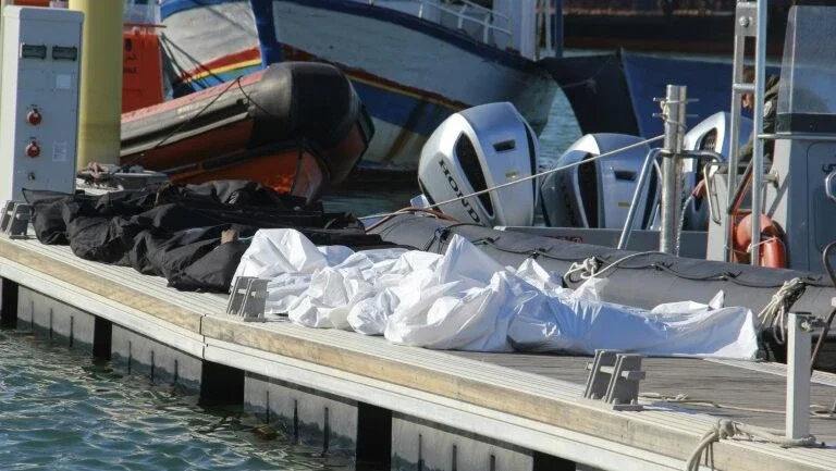 Naufrágios na Tunísia matam 39 migrantes