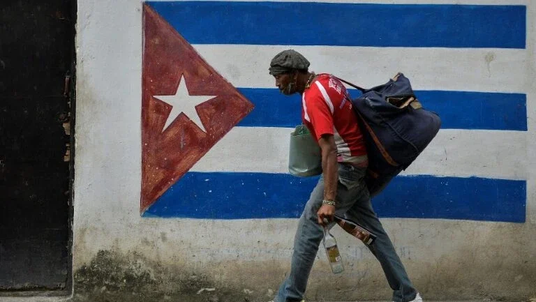 Partido Comunista de Cuba quer enfrentar melhor a "subversão" nas redes sociais