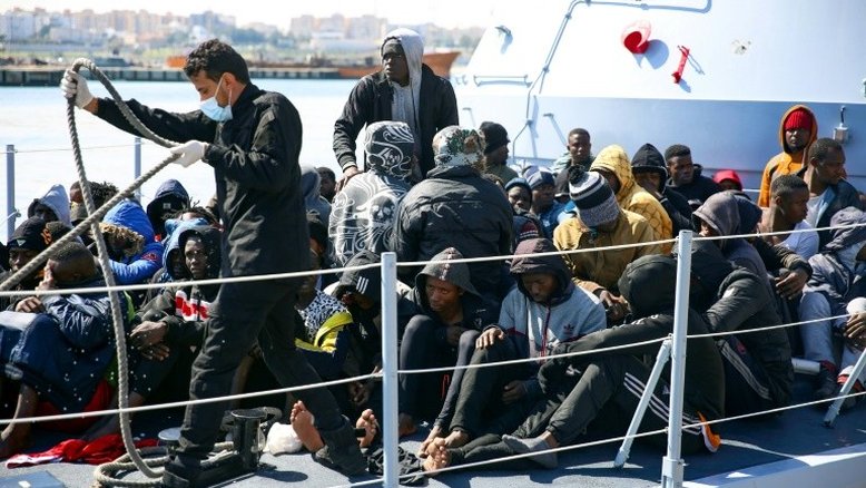 Exército líbio liberta 120 migrantes mantidos como reféns