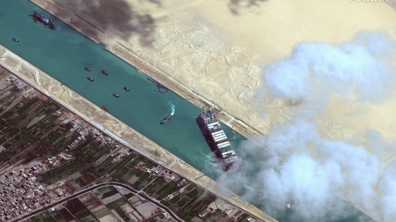 A logística do comércio mundial em xeque por um vírus e um navio encalhado