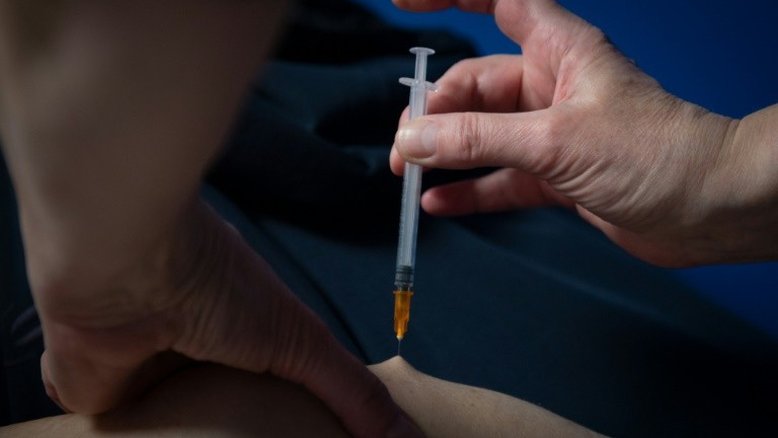EMA aprova fábrica de produção da vacina AstraZeneca, origem de tensão com Londres