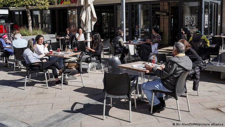 Israel reabre restaurantes e bares em mais um passo rumo à normalidade