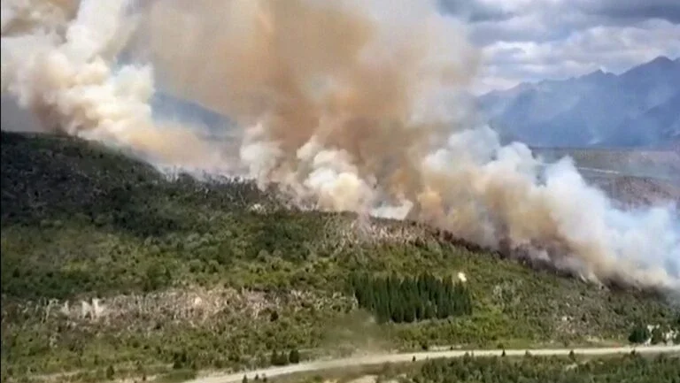 Incêndios florestais na Argentina deixam feridos, desaparecidos e evacuados