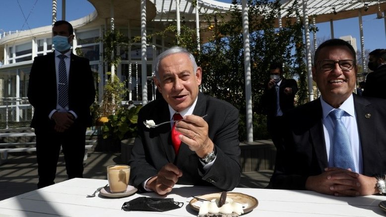 Israel avança em vacinação e retorna a uma certa normalidade
