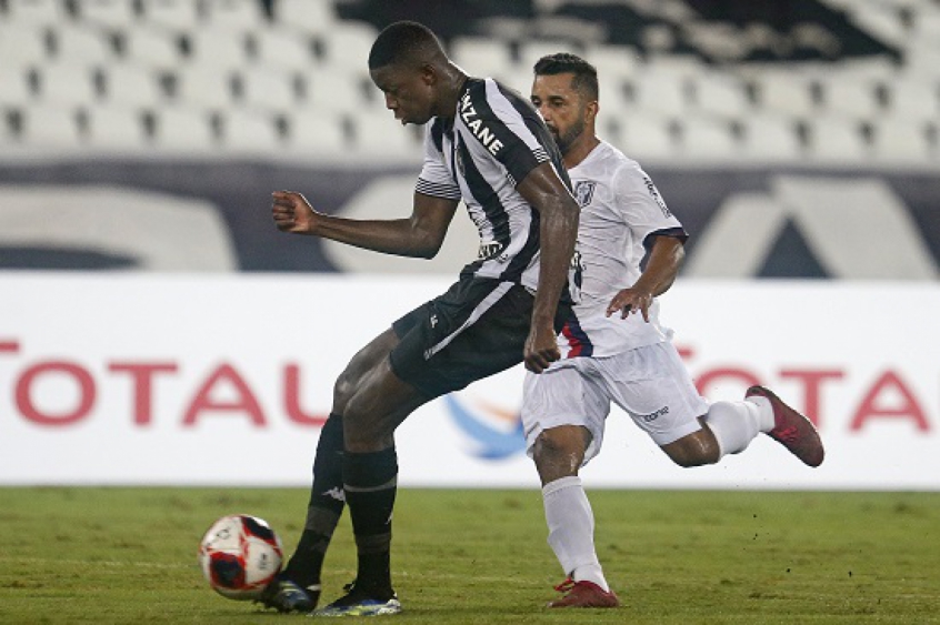 Chamuscado! Botafogo goleia o Resende e entra no G4 do Carioca