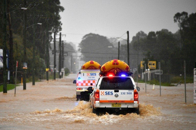 Milhares precisam evacuar sydney devido a inundações